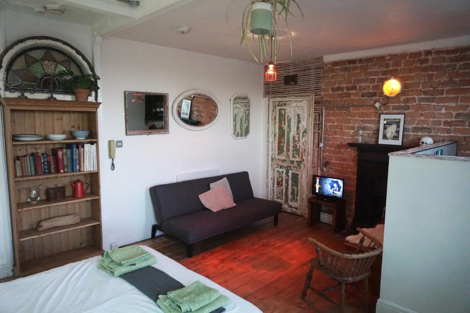 New! Castle View Studio Apartment Скарборо Экстерьер фото